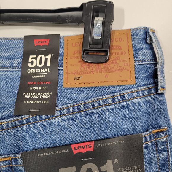 Levi's Premium 501 Original Cropped Women's Jeans Athens Slide Medium Wash Sz 32 - Picture 9 of 9